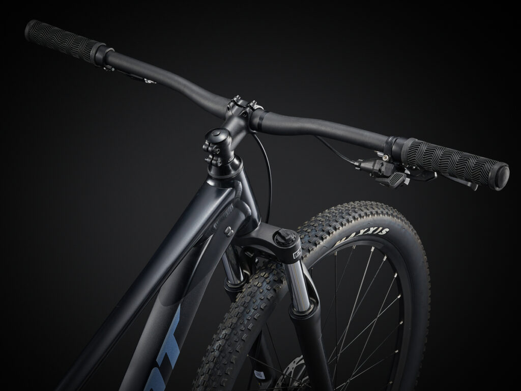 2025 Giant Talon 4 – Black | Giant Bikes Perth